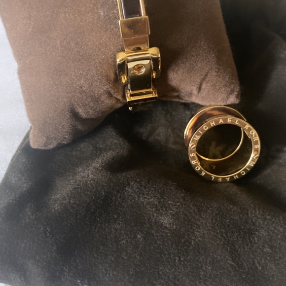 Michael Kors set - Picture 3 of 5